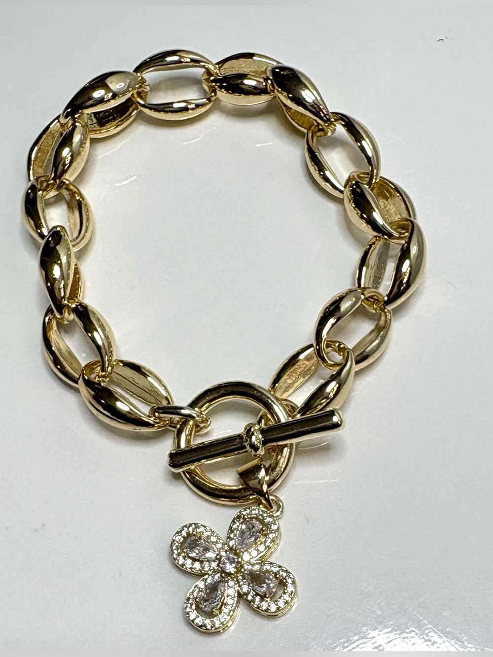 14k Gold Plated Chunky Link Bracelet with Crystal Flower Charm. 7.5 inches